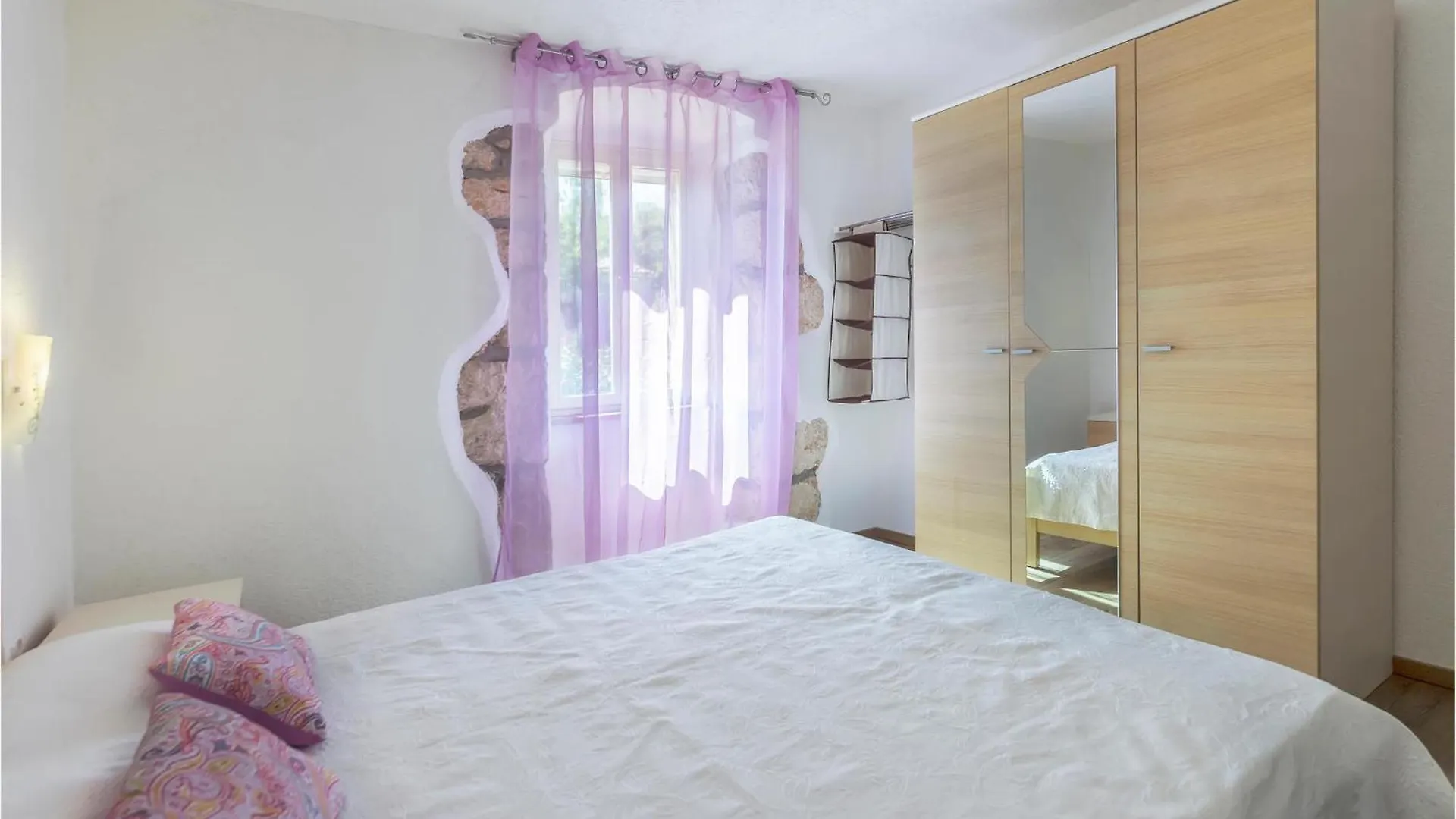 4 Bedroom Beautiful Home In Labin Kroatien